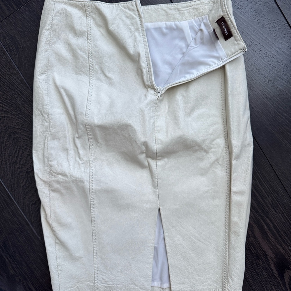 Danier Off-White Leather Skirt